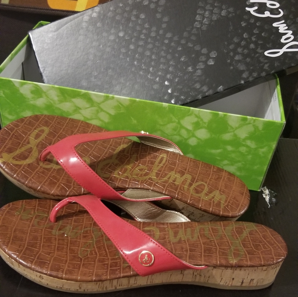 SIZE 8.5 SANDALS - Picture 3 of 5